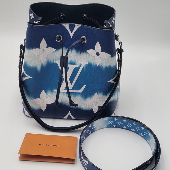 Louis Vuitton Handbags - Louis Vuitton Neo Noe Escale